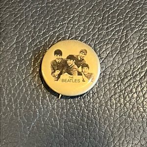 Vintage beatles pin and - Gem